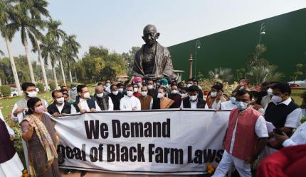 Parl repeals farm laws without debate, Oppn protests