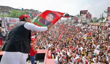 Akhilesh launches Mission 2022 with 'rath yatra'