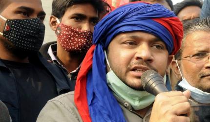 Kanhaiya takes away his AC unit from Patna CPI office