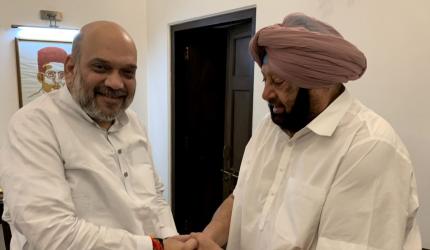 Amarinder meets Amit Shah amid buzz, talks farm laws