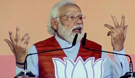 Guj bombers used bicycles: Modi's dig at Akhilesh