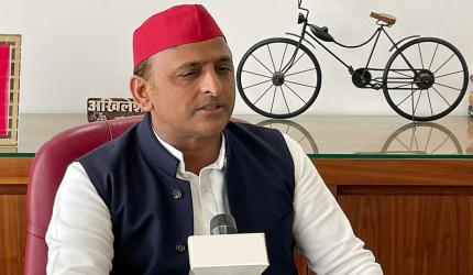 Akhilesh's one-man show fails to 'send Yogi back'