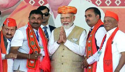 Gujarat BJP suspends 7 rebels for filing nominations