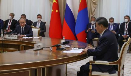 Xi meets Putin, raises concerns over war in Ukraine