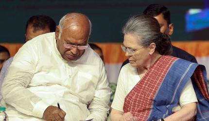 Cong still mum on Kharge, Sonia going to Ayodhya