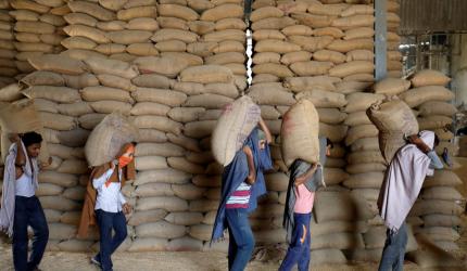 Ahead of LS polls, taming food prices govt's priority