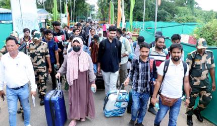 B'desh unrest: Over 7,200 Indian students return home