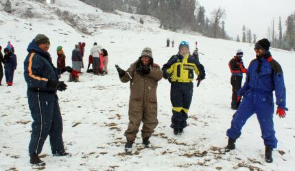 Himachal sees 2nd snowfall; tourist killed in mishap