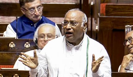 Kharge takes 'mataji', 'pakoda-jalebi' jibe at FM