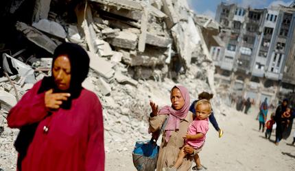 Palestinians Return To Their Ruined Homes