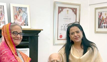 Sheikh Hasina Meets Advani, Sonia