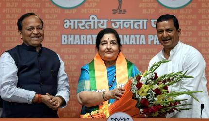 Noted singer Anuradha Paudwal joins BJP