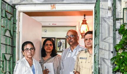 Mamata removes CP, others, but docs to continue stir