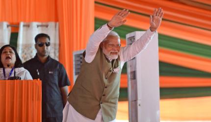 Modi Bows To Kashmir's Voters