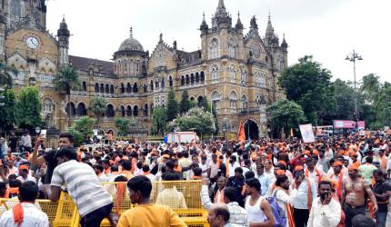 Bathing, cooking: Maratha protesters turn SoBo into campsite