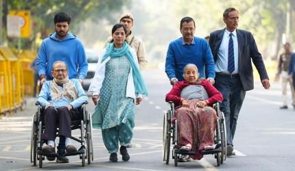 Kejriwal And Family Cast Votes