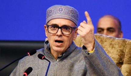 'Aur lado aapas mein': Omar Abdullah jabs AAP, Cong 