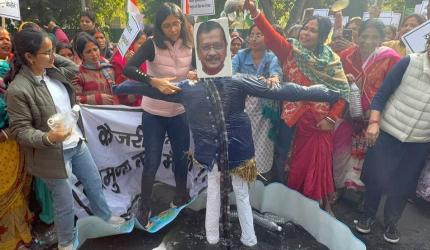 Swati Maliwal's dig at Kejriwal with 'cheer-haran' post