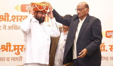 Sena breathes fire after Sharad Pawar honours Shinde