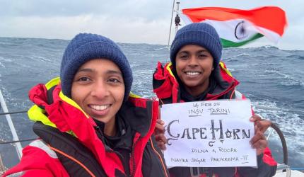 3 Cheers For These Navy Lady Officers!