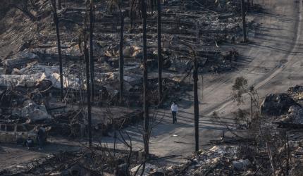 California wildfires claim 16 lives, 200K displaced