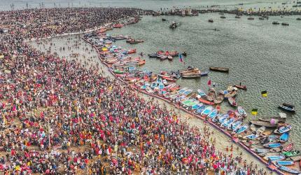 Runaway siblings set up tea stall at Maha Kumbh