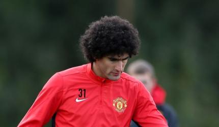 Mourinho backs Fellaini despite frosty reception from fans