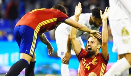 Football friendlies: Spain down England; Double for Dutchman Robben