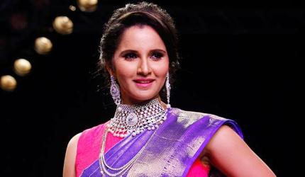 India's 'tennis sensation', Sania turns 29. Wish her!