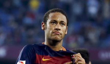 Barcelona leaves Neymar out of El Clasico