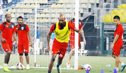 Anelka slams Mumbai players, says future with the ISL club uncertain