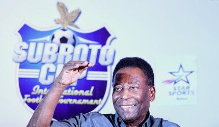 Pele offers to help organise grassroots exchange program with Santos