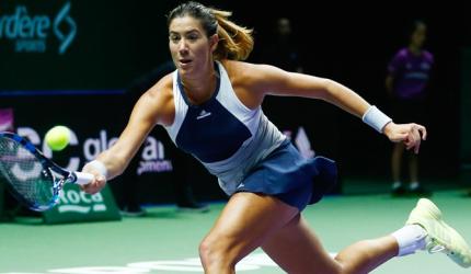 WTA Finals: In-form Muguruza downs Safarova