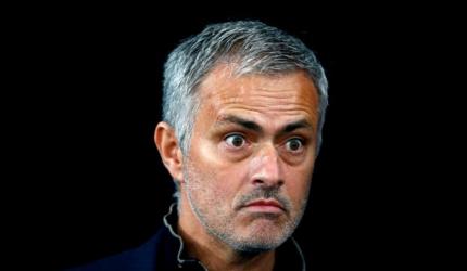 Axe hangs over Mourinho as struggling Chelsea face Liverpool