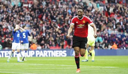 United edge Everton to enter FA Cup final after Martial's late goal