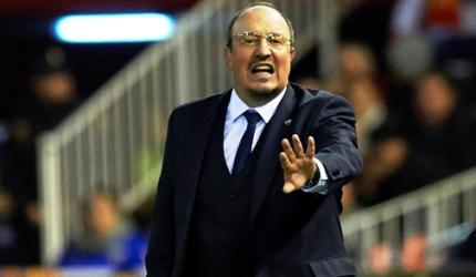 Benitez in 'Real' trouble as Valencia hold 10-man Madrid