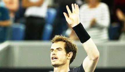 Murray victory overshadowed by father-in-law's collapse