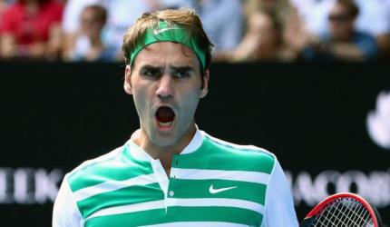 Federer ramps game up to move into Aus Open semis