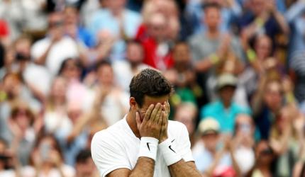 Del Potro returns from wilderness to knock out Wawrinka