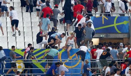 Euro 2016: UEFA hands Russia suspended disqualification and fine