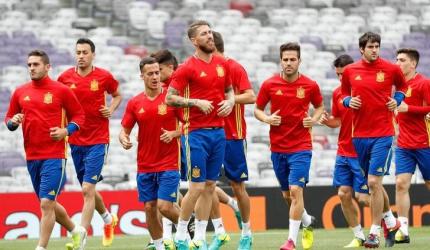 Euro 2016: Spain counting on fresh faces for World Cup redemption