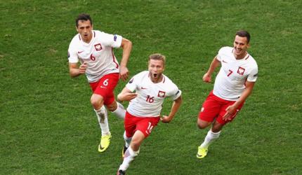 Euro: Blaszczykowski strike sends Poland into last 16