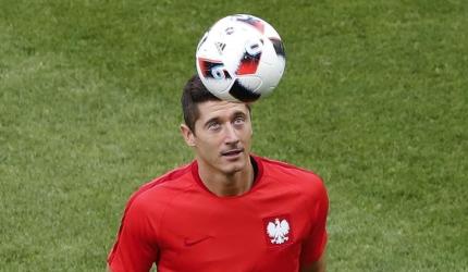 Euro 2016: Lewandowski does not have to score, says Poland coach