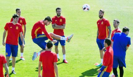 Euro: Mouth-watering clash of styles as Spain take on Italy