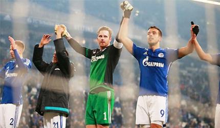 Bundesliga: Lucky Schalke snatch 2-1 win over Gladbach