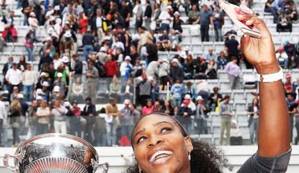 Italian Open: Serena Williams wins first title of season