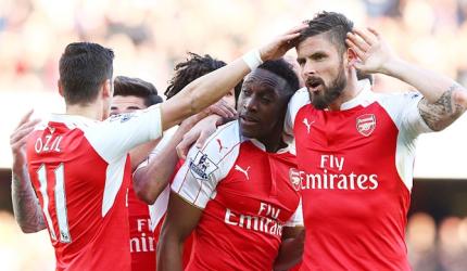 EPL PHOTOS: Arsenal, Everton win; Defoe boosts Sunderland