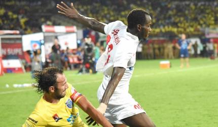 ISL: Kerala Blasters, Delhi Dynamos share spoils