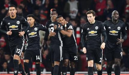 Football Briefs: 'United on the verge of hitting top form'