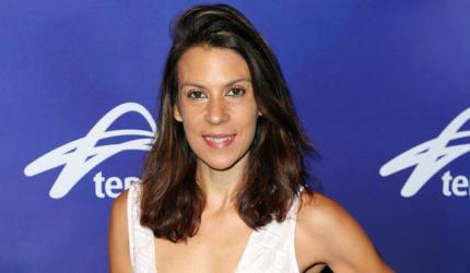 Former Wimbledon champion Bartoli announces return to tennis